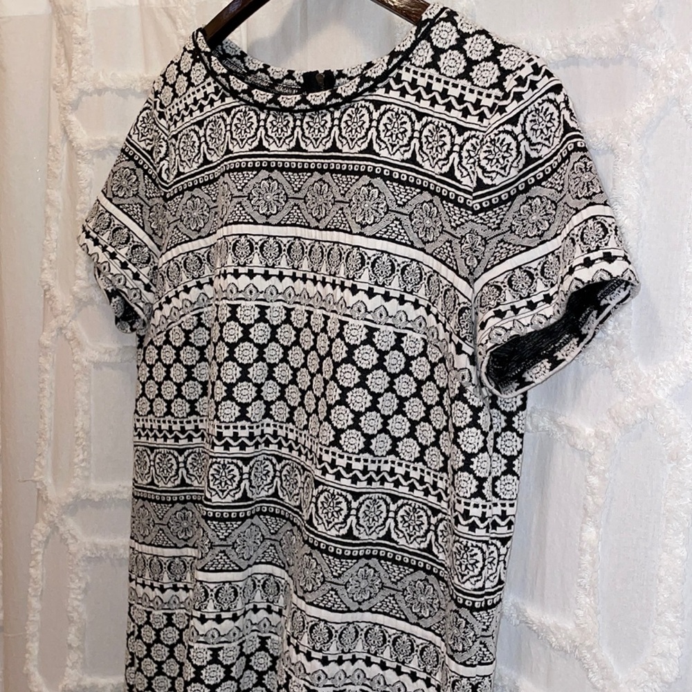 Loft Shift Dress - Picture 5 of 8